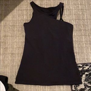 Black workout tank
